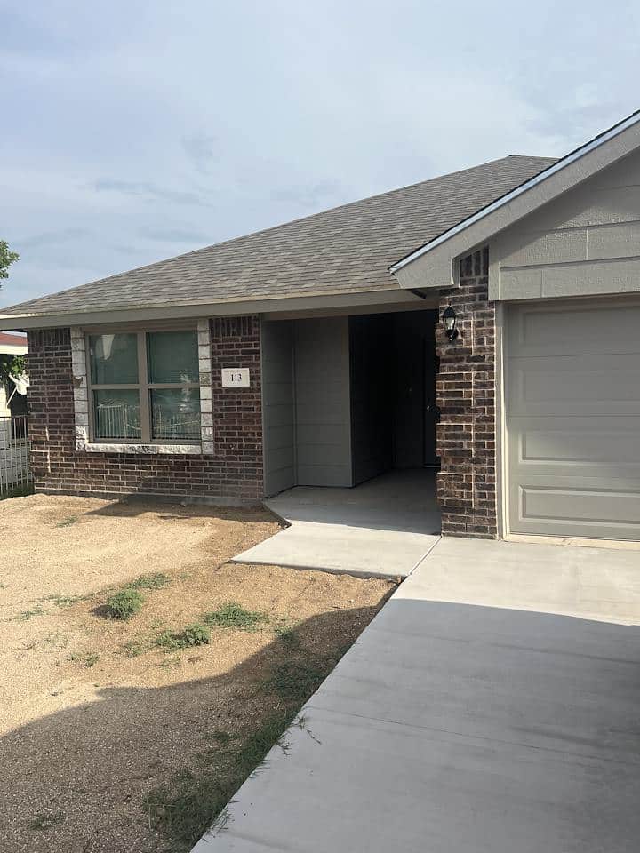 113 W Ave U San Angelo, Tx. 76903